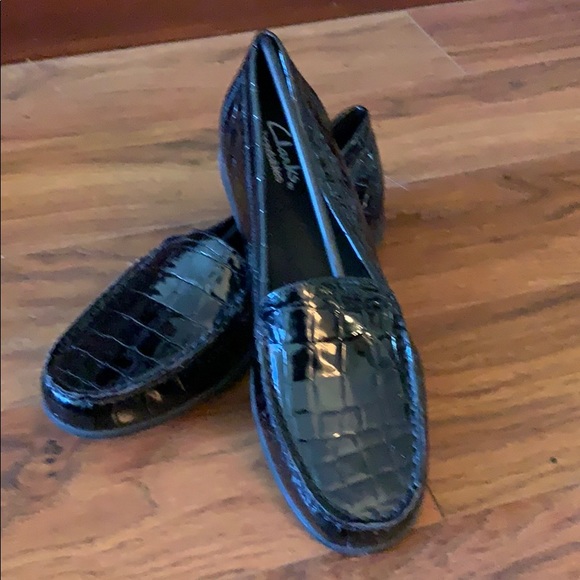 Clarks Shoes - NIB Clarks Black Croco Bendables 8M